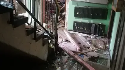 Explozie puternică într-un bloc din Vatra Dornei. O femeie a fost rănită, 16 apartamente au suferit distrugeri