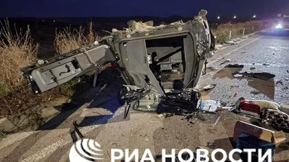 Primele imagini de la locul accidentului în care a murit guvernatorul prorus al regiunii Herson. Maşina în care călătorea a fost pulverizată GALERIE FOTO/VIDEO