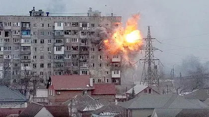 Explozie puternică. O clădire cu trei etaje s-a prăbuşit, salvatorii caută victime sub dărâmături