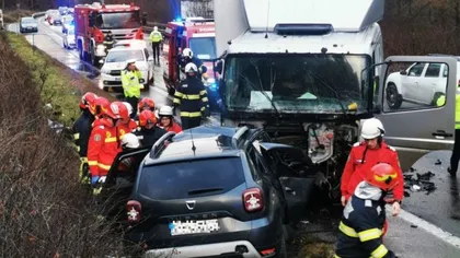 FOTO: Accident groaznic pe DN1, în drum spre munte. Încă un deces pe șoselele vechi ale României. Traficul a rămas înțepenit