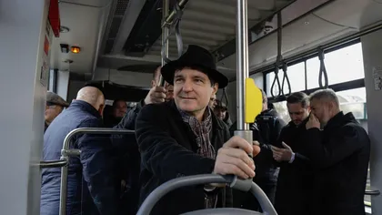 Nicuşor Dan, fotografiat în noul tramvaiul 41: 