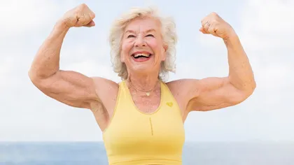 Cum a ajuns o femeie de 70 de ani în cea mai bună formă din viaţa ei. A slăbit, şi-a tonifiat musculatura şi a scăpat de medicamentele pentru tensiune GALERIE FOTO