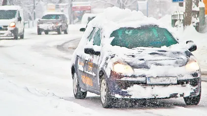 Episod de iarnă severă în România. Ce trebuie să scrie pe cauciucurile mașinii pentru a nu fi amendat când circuli pe drumuri înzăpezite