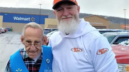 Un bătrân care lucra în supermarket la 82 de ani a putut să se pensioneze graţie gestului impresionant al unui client VIDEO
