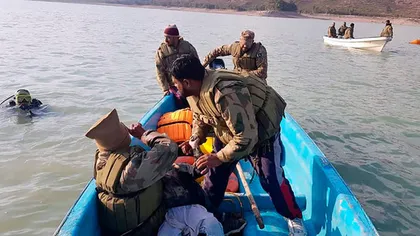 Tragedie în Pakistan: 49 de copii s-au înecat după ce barca lor supraîncărcată s-a răsturnat într-un lac