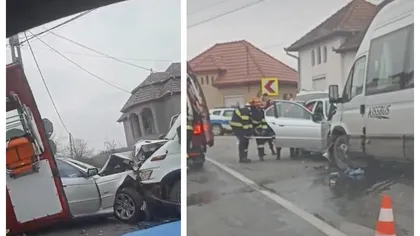 Accident cu 20 de victime, un microbuz cu 18 copii s-a ciocnit violent de un autoturism la Bihor VIDEO