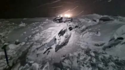 Cod roșu de avalanșă în Carpații Meridionali. Șoferii care au urcat cu mașinile la Cabana Capra vor rămâne fără carnet pentru 60 de zile și vor fi amendați