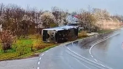 Accident dramatic în Ialomița! Autocar plin cu pasageri răsturnat în șanț, sunt 11 victime