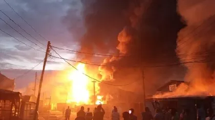 Incendiu uriaş la o staţie de depozitare a carburanţilor, sunt cel puţin 17 morţi VIDEO