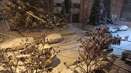 Drumuri blocate de ninsorile viscolite. Dezastru în Moldova