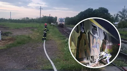 Tren Săgeata Albastră în flăcări, lângă Pitești. La bord se aflau aproximativ 60 de persoane