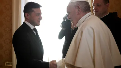 Zelenski s-ar putea întâlni cu Papa Francisc. Mesaj pentru ucraineni înainte de confraofensivă VIDEO
