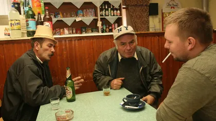 Vești proaste pentru românii care consumă alcool și fumează. Noua lege impune condiții dure