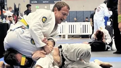 Mark Zuckerberg a câştigat două medalii, aur şi argint, în primul său turneu de jiu-jitsu brazilian