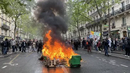 Proteste violente în Franța. 2,3 milioane de persoane au manifestat de 1 Mai, mai bine de jumătate de milion de oameni au ieșit în stradă la Paris. Un polițist a fost incendiat cu un cocteil Molotov