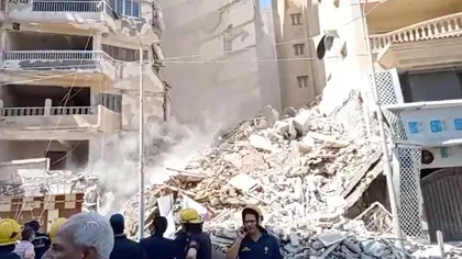 VIDEO Tragedie în orașul Alexandria din Egipt! O clădire de 13 etaje s-a prăbuşit, numărul victimelor fiind încă neclar