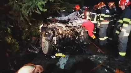 VIDEO Accident grav în Vâlcea: patru persoane, între care şi un copil, au murit după un carambol cu trei maşini