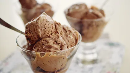 Înghețată de casă, ideală pentru zilele caniculare. Rețeta propusă de Carmen Brumă