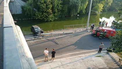 Un copil de 13 ani a furat maşina familiei si a provocat un accident teribil în Bucureşti