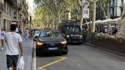 Audi cu apucături de BMW, parcat de un român pe o cunoscută arteră turistică din Barcelona: „A venit pă Spania să facă valuri”. Poliția și-a făcut imediat treaba