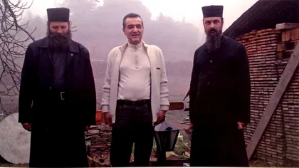 Călugărul de pe Muntele Athos care a împuşcat un român a cerut sprijin de la Gigi Becali. 