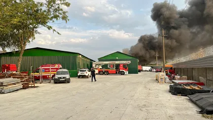 Incendiu puternic la un depozit din localitatea Glina, Șoseaua Libertății. A fost emis mesaj RoAlert