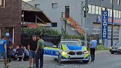 Mașinile Poliției distruse pe bandă rulantă de șoferii iresponsabili. Încă un BMW al autorităților făcut praf în Târgu Jiu