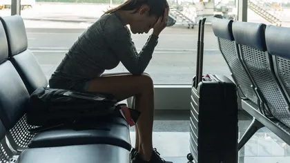 Sătul de întârzierile constante ale soţiei, un bărbat a abandonat-o pe aeroport şi a luat singur avionul: 