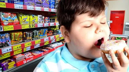 Schimbare majoră în supermarketuri. Fără dulciuri și alimente nesănătoase la casa de marcat