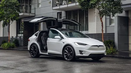 Tesla recheamă 55.000 de vehicule Model X, pentru o defecţiune tehnică legată de sistemul de frânare