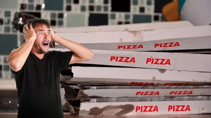 Un bărbat a primit și 14 cutii de pizza pe zi, timp de 9 ani, chiar dacă nu comanda nimic niciodată. Acesta trăiește un adevărat coșmar: „Am primit comenzi și la două noaptea!”