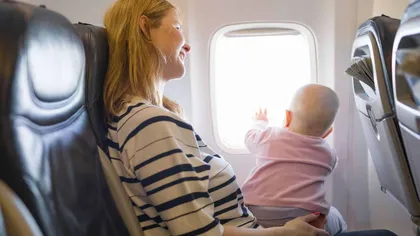 Miracol în avion. Pasagerii unui zbor Istanbul-Marsilia au asistat la nașterea unui copil VIDEO