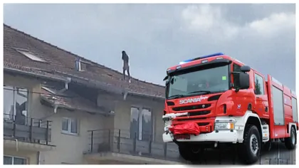 Amalia Belantoni a luat foc! Afacerista a urcat pe un acoperiș în centrul Capitalei! ”De o oră am chemat pompierii!”