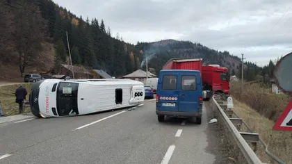 Planul roșu de intervenție în Suceava, după ce un microbuz și un camion s-au ciocnit