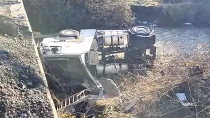 Accident deosebit de grav în Caransebeș - un cap tractor a căzut de pe un pod. Șoferul a decedat