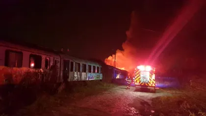 Traficul feroviar blocat spre Sighetu Marmației, după ce locomotiva unui tren a luat foc în mers