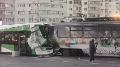Accident grav soldat cu trei răniți. Două tramvaie s-au ciocnit în centrul Capitalei