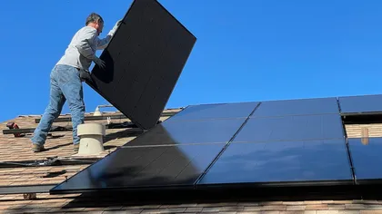 TAXA pe soare 2024. ANRE pregăteşte taxarea deţinătorilor de panouri fotovoltaice pentru producţia de energie. Asociaţia Prosumatorilor trage un semnal de alarmă