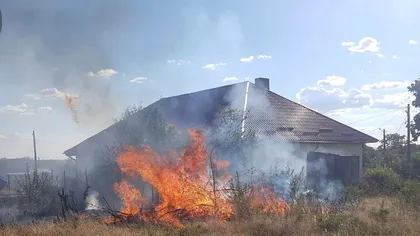 Amenzi imense pentru românii care dau foc vegetației uscate. Ce trebuie evitat, ca să nu fii bun de plată