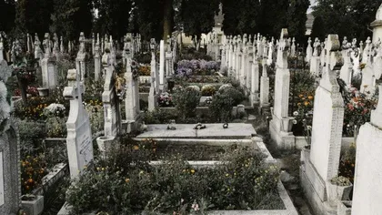 Mafia mormintelor vândute cu tot cu morți. Mii de euro pentru un loc de veci ce poate fi plătit și în rate