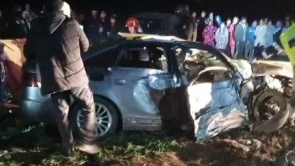 Accident cumplit în Giugiu! O tânără de 19 ani a murit pe loc, după impactul violent între o mașină, un TIR și o căruță