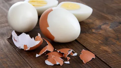 Cât timp poți păstra ouăle fierte la frigider. Cum îți dai seama că nu mai sunt comestibile. Multe gospodine se păcălesc de cele mai multe ori