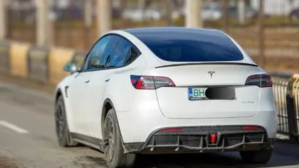 Tesla, un fel de BMW! Un șofer din Oradea a rămas fără permis, după ce a fost prins conducând cu 145 km în localitate