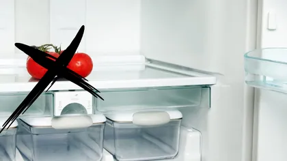 Nu mai țineți roșiile în frigider! Locul neașteptat din bucătărie în care se păstrează proaspete și ferme