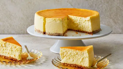 Cum poți să faci un cheesecake de vis din doar trei ingrediente. Papilele tale gustative vor fi răsfățate din plin