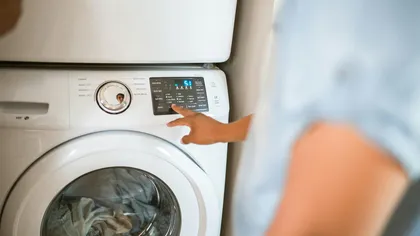 Trucurile - minune de care să ții cont când bagi rufe la mașina de spălat. Dau rezultate imediat și multe lume apelează la ele