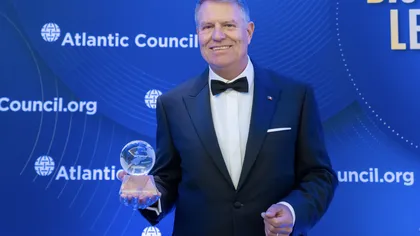 Iohannis a primit premiul Distinguished International Leadership, acordat de Consiliul Atlantic: 