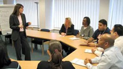 Piata training-urilor corporate creste cu 20%, sustinuta de specialistii romani