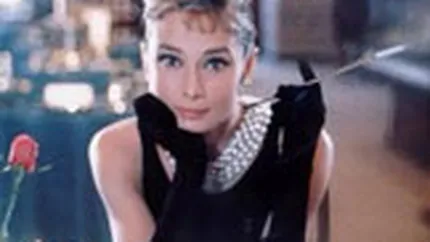 O rochie purtata de Audrey Hepburn, vanduta la licitatie pentru 192.000 de dolari