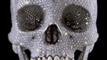 George Michael: 50 mil. lire sterline pentru un craniu decorat cu diamante